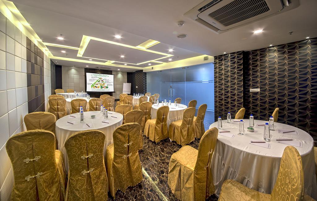 The Fern Residency Kolkata Ξενοδοχείο Εξωτερικό φωτογραφία